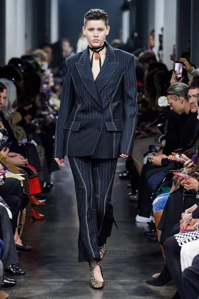 Look 13
